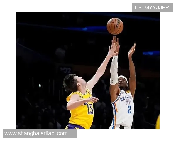 卡马拉外线火力全开连续命中三分助开拓者扩大比分优势